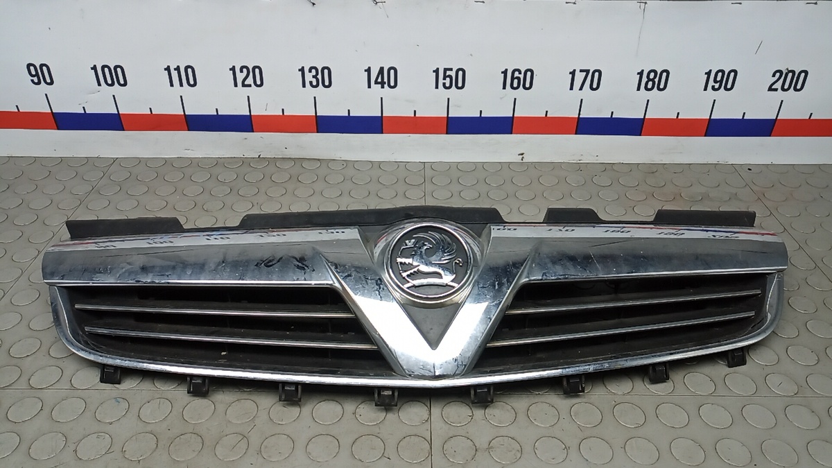 Решетка радиатора к Opel Zafira 2010