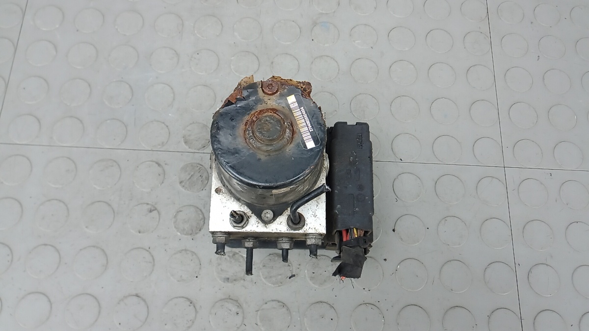 Блок ABS к Volkswagen Caddy 2004