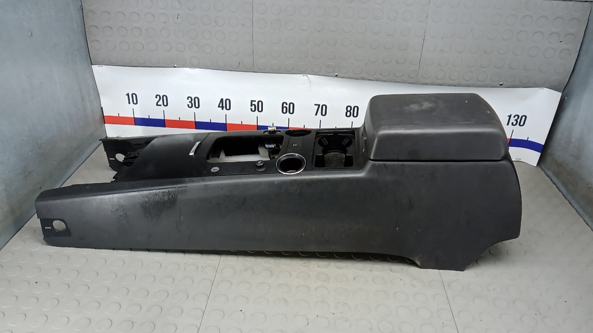 Подлокотник к Volkswagen Touareg 2005