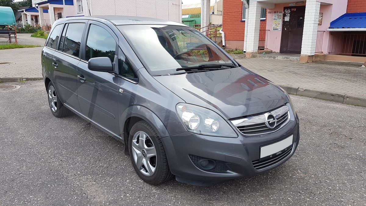 Opel Zafira B Рестайлинг, 2011