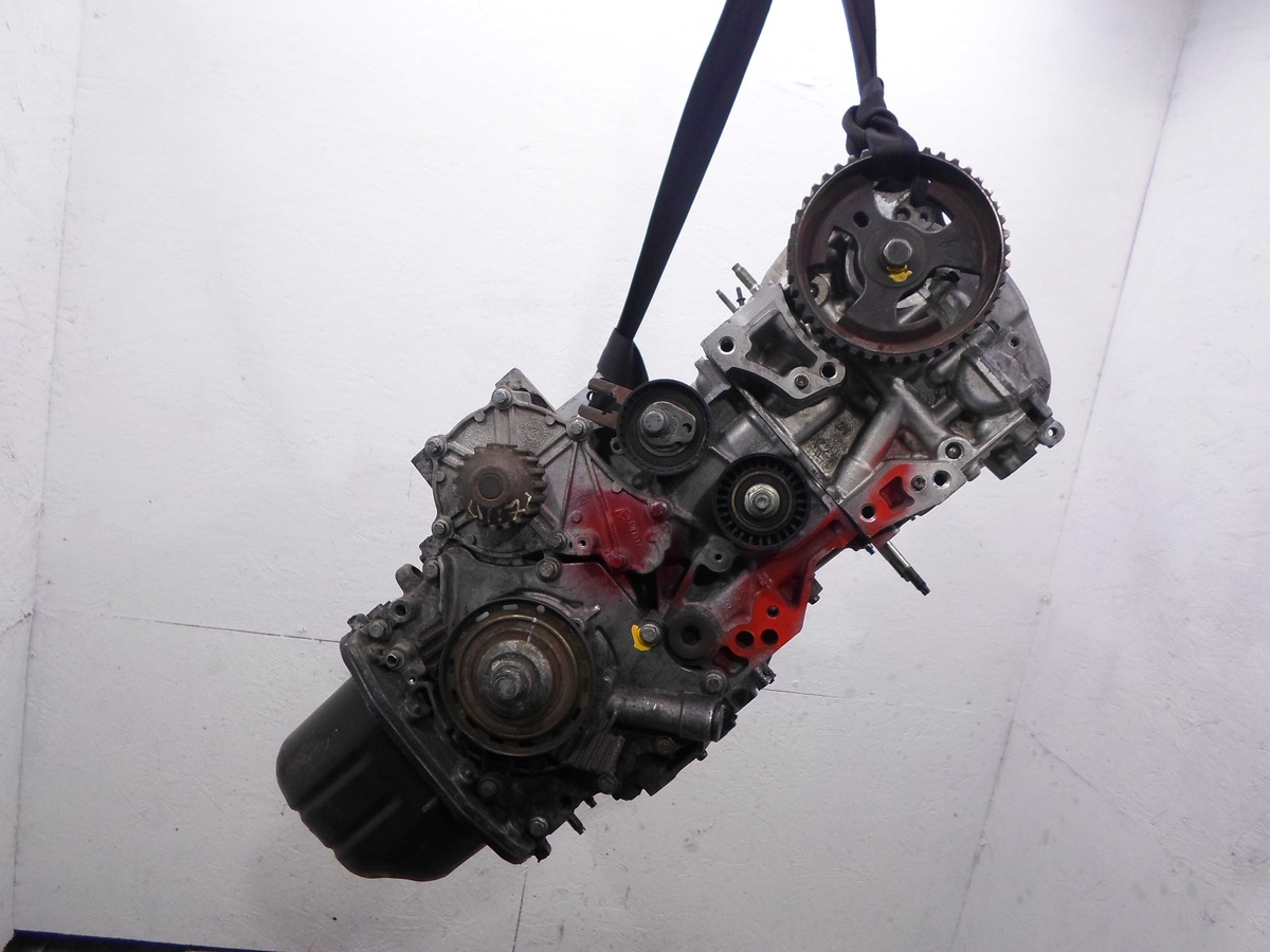 Двигатель к Mazda 3 2006