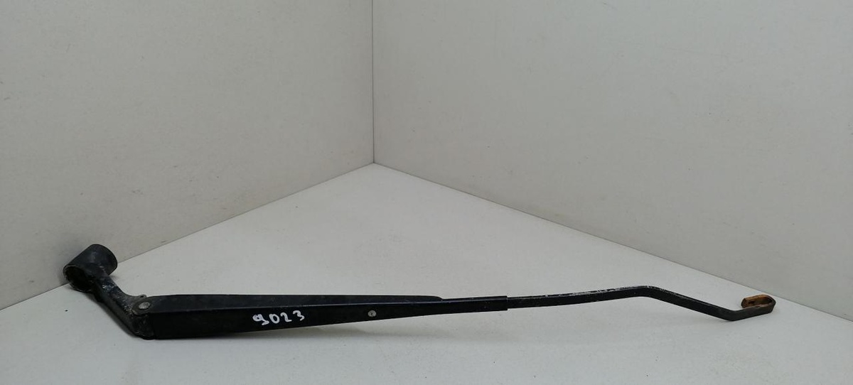 Щеткодержатель к Mitsubishi Colt 1998