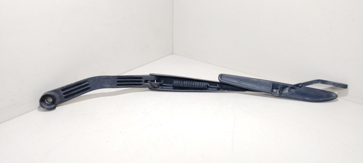 Щеткодержатель к Nissan Almera Tino 2002