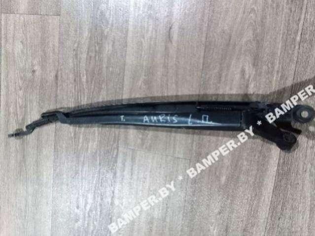Щеткодержатель к Toyota Auris 2009