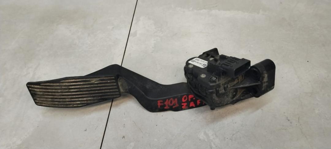 Педаль к Opel Zafira 2004