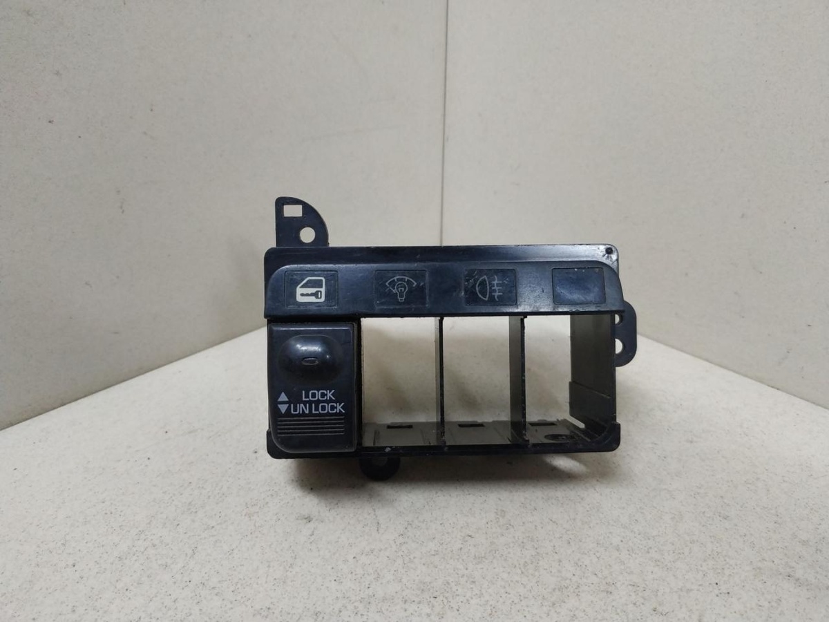 Кнопка блокировки дифференциала к Mitsubishi Space Runner 1998