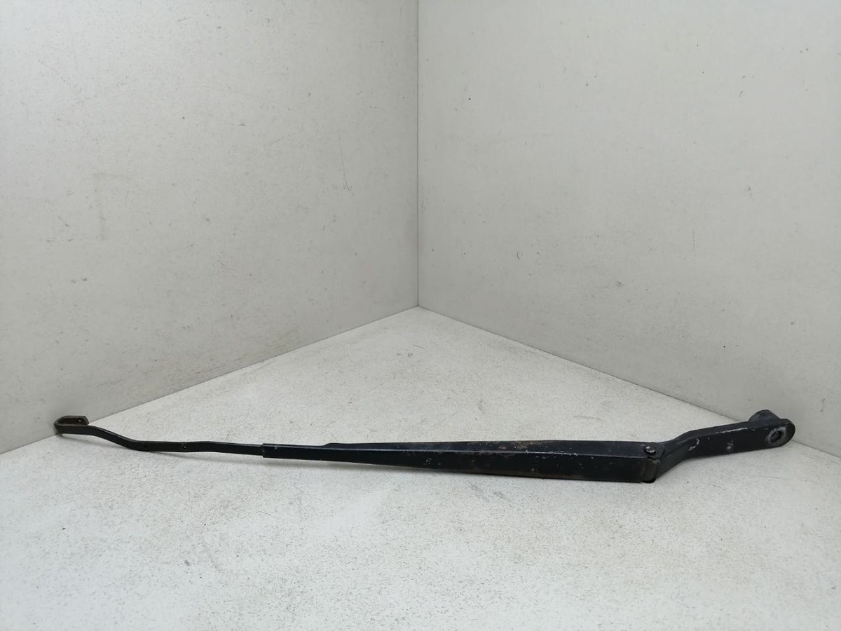 Щеткодержатель к Hyundai Santamo 1999