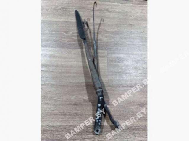 Щеткодержатель к Daewoo Nubira 1999