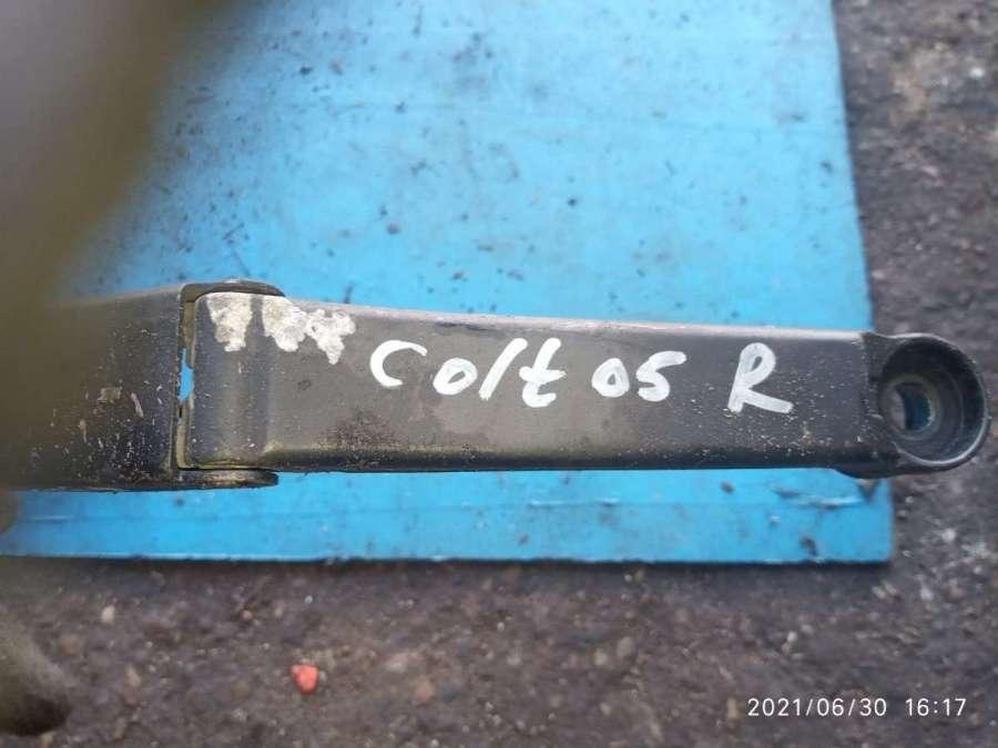 Щеткодержатель к Mitsubishi Colt 2007