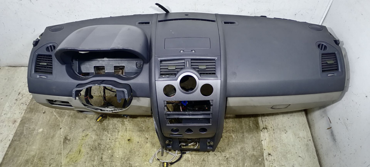 Воздуховод к Renault Megane 2005