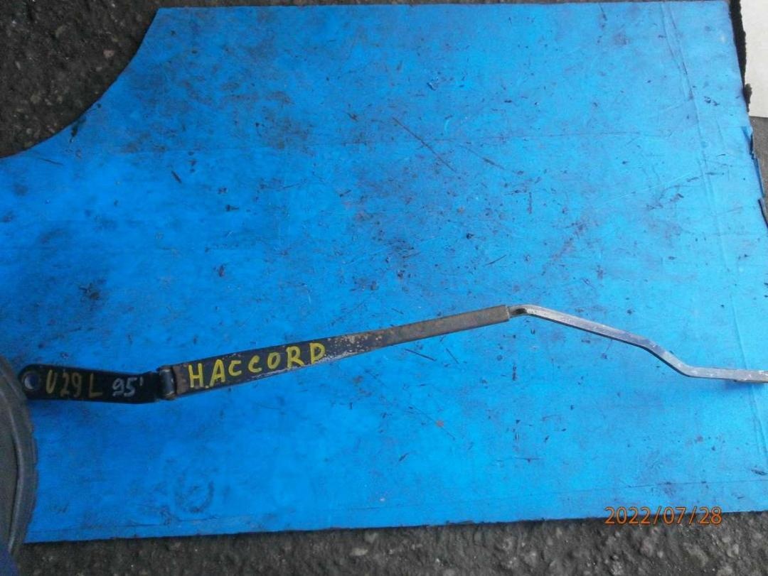 Щеткодержатель к Honda Accord 1994