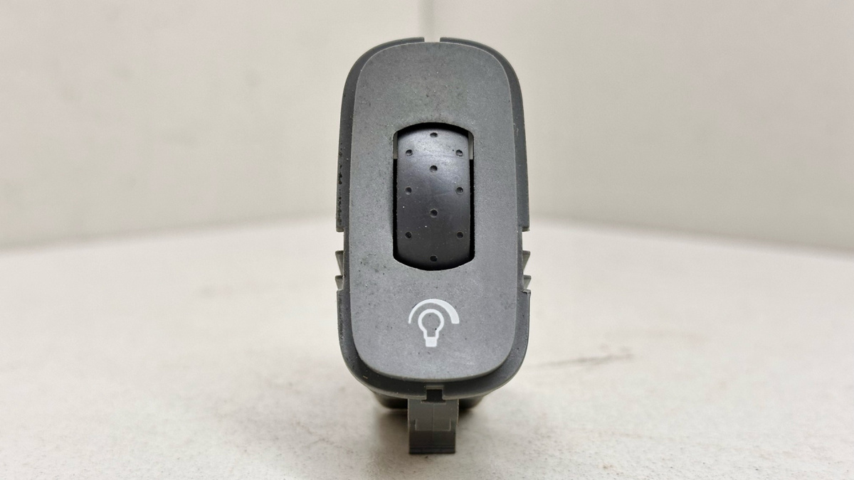 Кнопка  к Renault Laguna 2002
