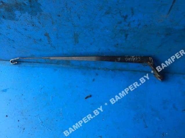 Щеткодержатель к Nissan Serena 1998