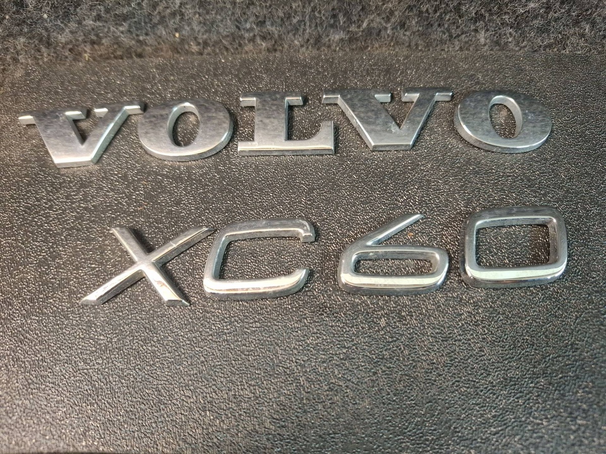 Эмблема к Volvo XC60 2020