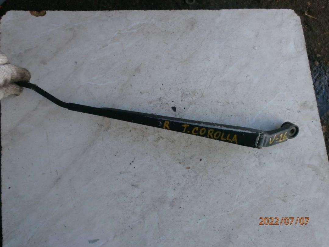 Щеткодержатель к Toyota Corolla Verso 1996