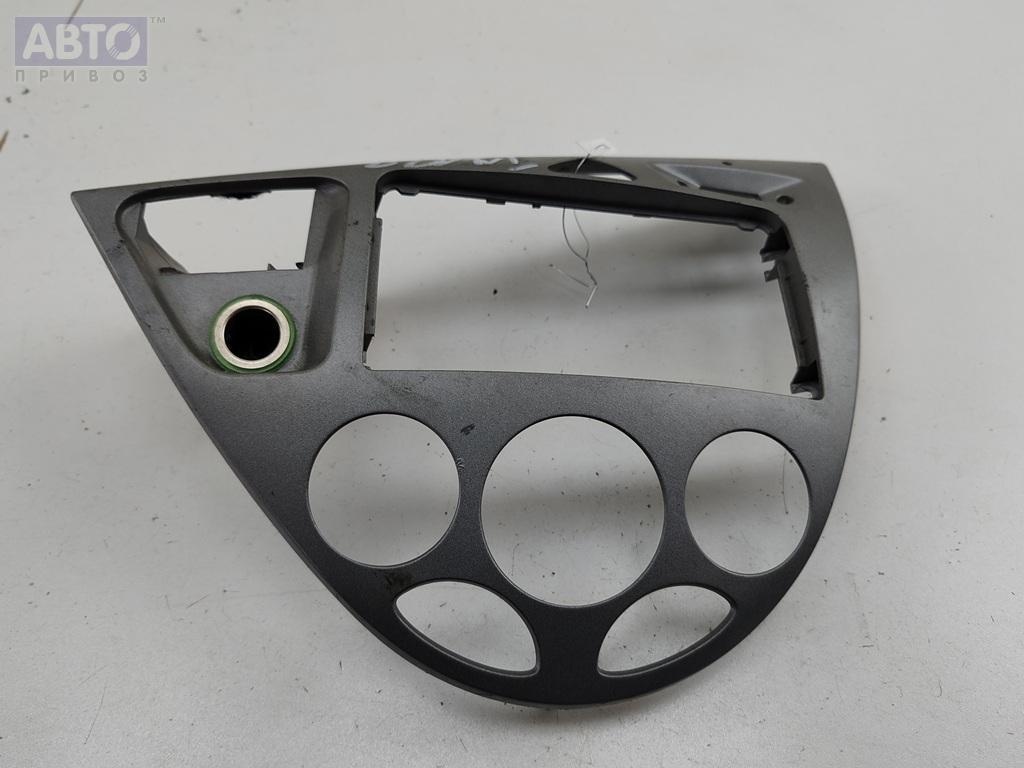 Рамка под магнитолу к Ford Focus 2002