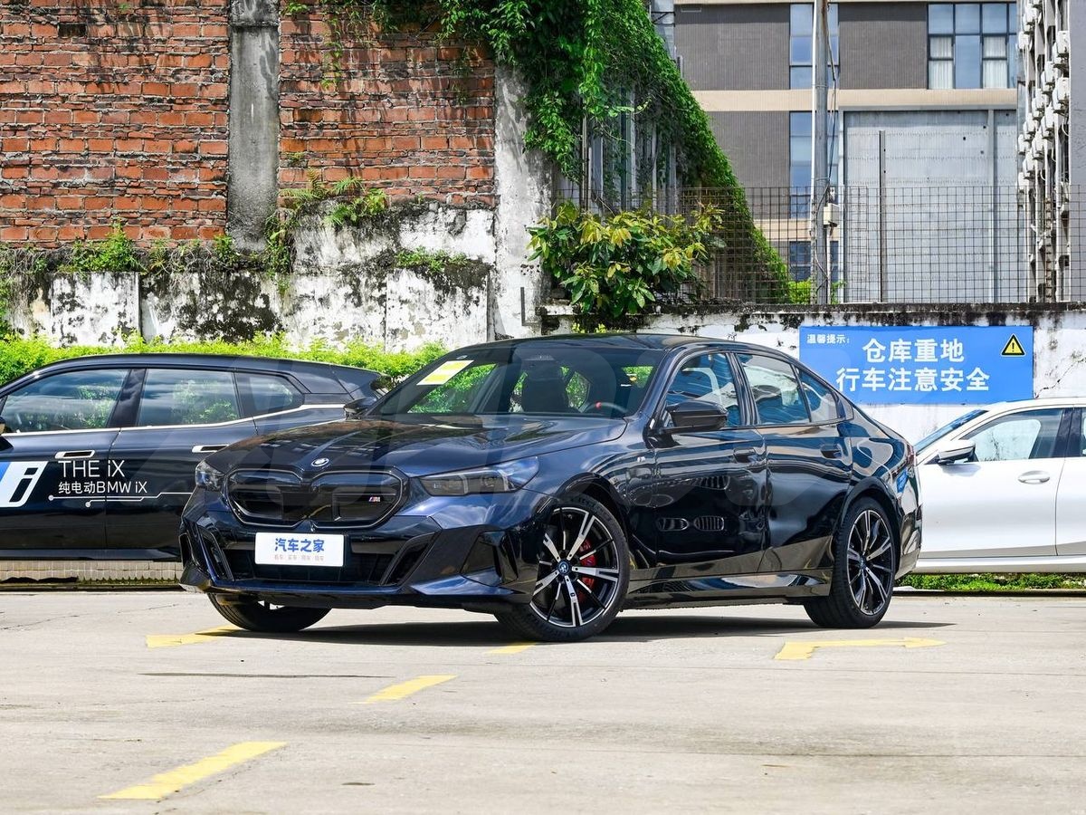 BMW i5 I, 2025