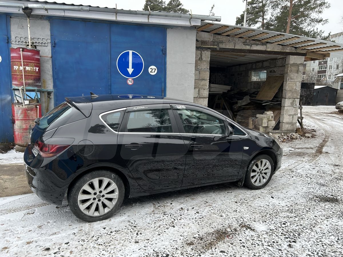 Opel Astra J, 2010