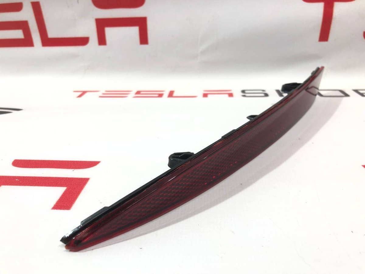 Отражатель фары к Tesla Model 3 2019