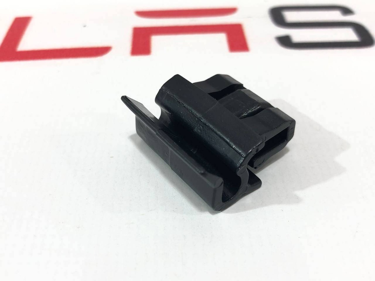 Клипса к Tesla Model 3 2018