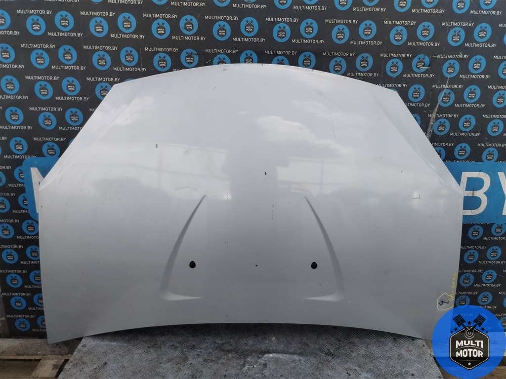 Капот к Renault Sandero 2011