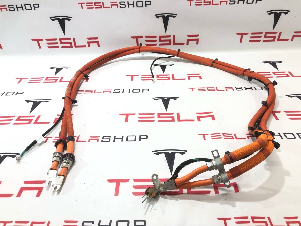Порт зарядный к Tesla Model S 2016