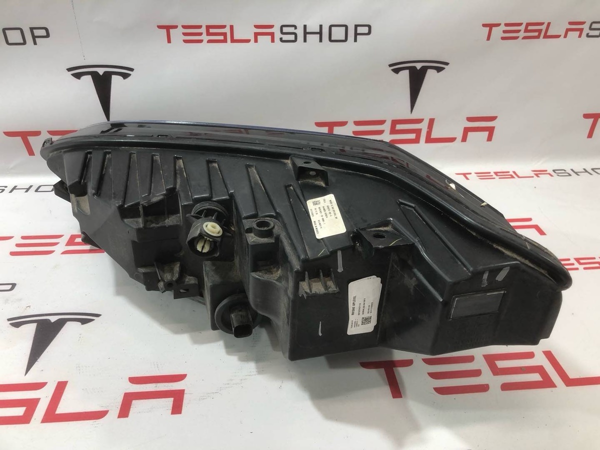 Фара правая к Tesla Model X 2022