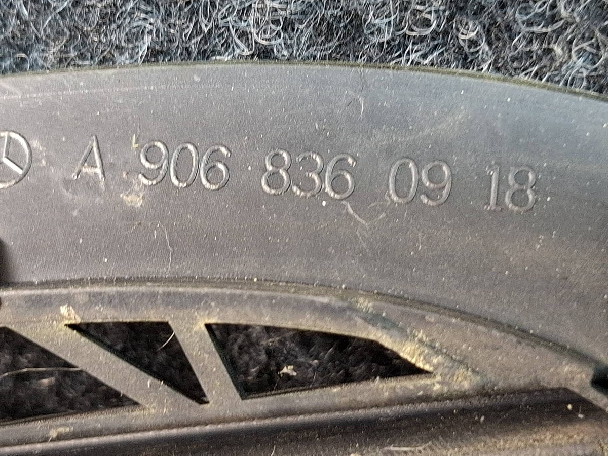 Решетка капота к Mercedes-Benz Sprinter 2007
