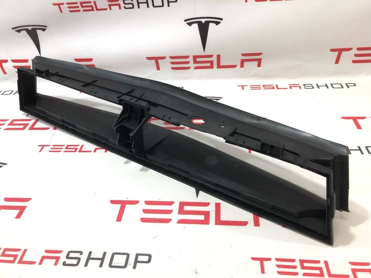 Моторчик жалюзи к Tesla Model X 2022