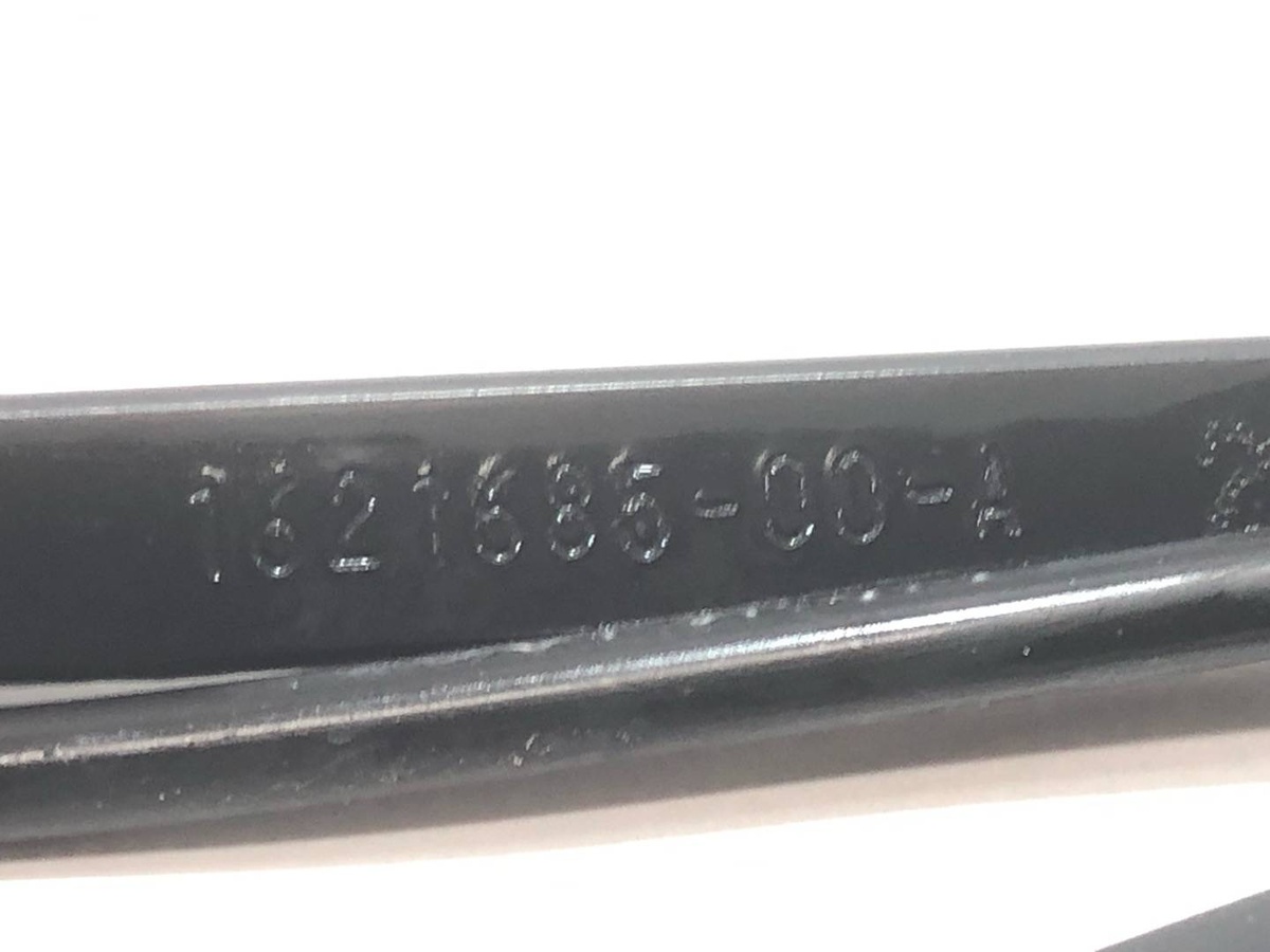 Щеткодержатель к Tesla Model 3 2022