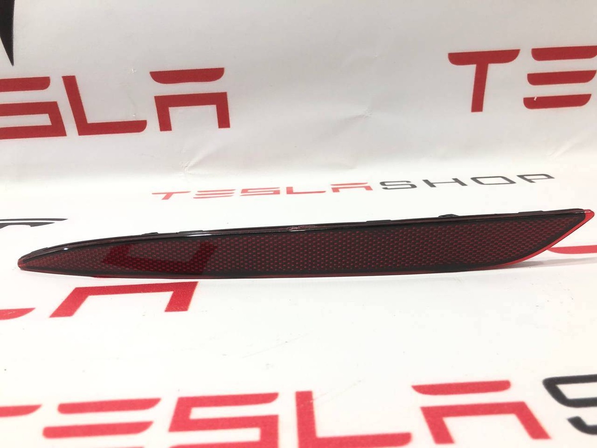 Отражатель фары к Tesla Model 3 2019