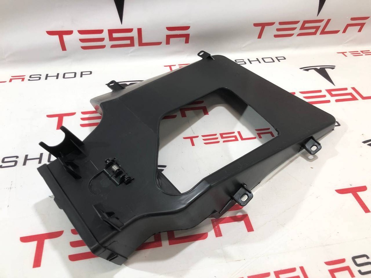 Дефлектор к Tesla Model S 2017