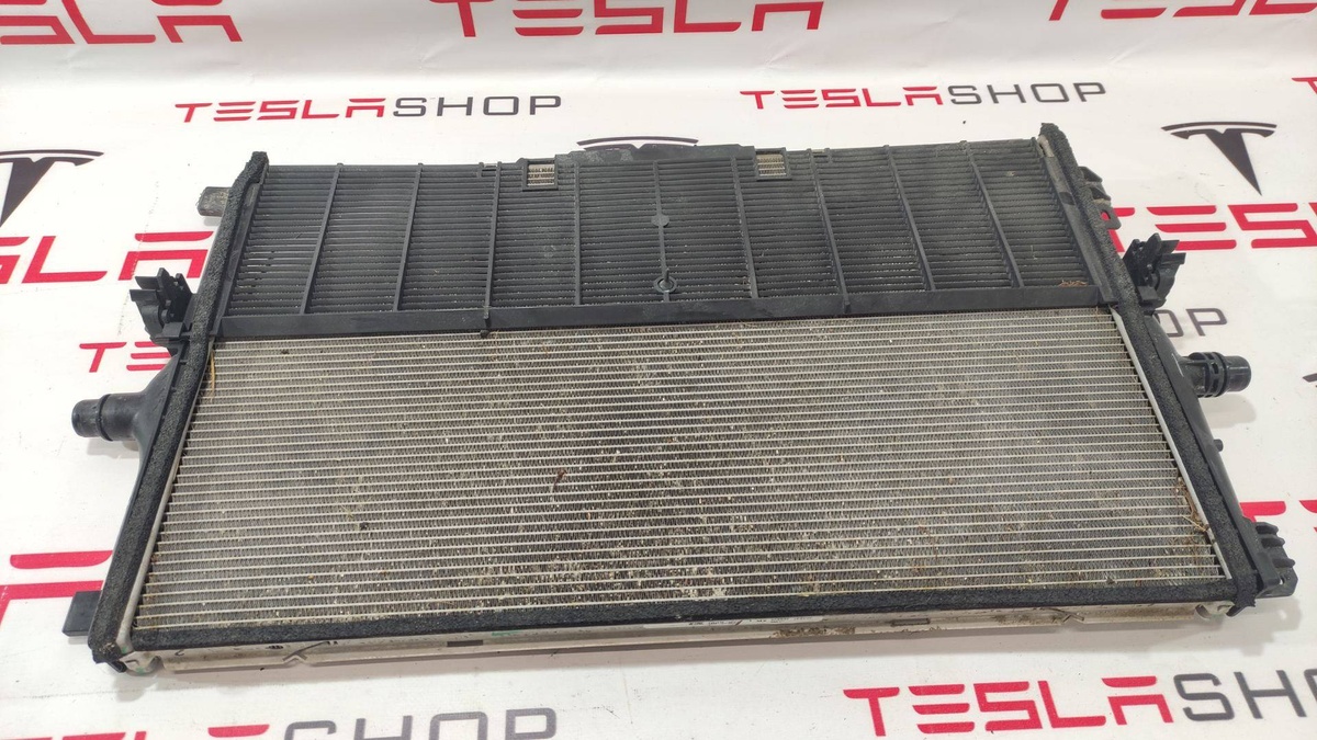 Радиатор (основной) к Tesla Model 3 2022