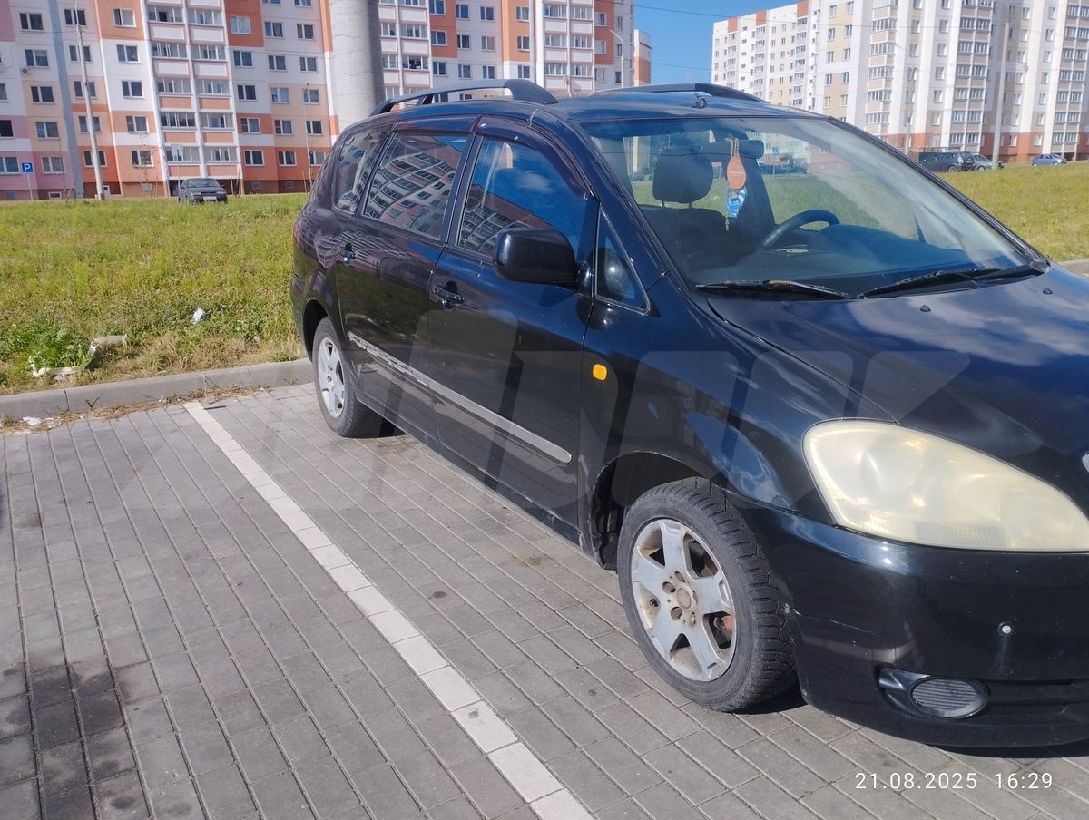 Toyota Avensis Verso I, 2002