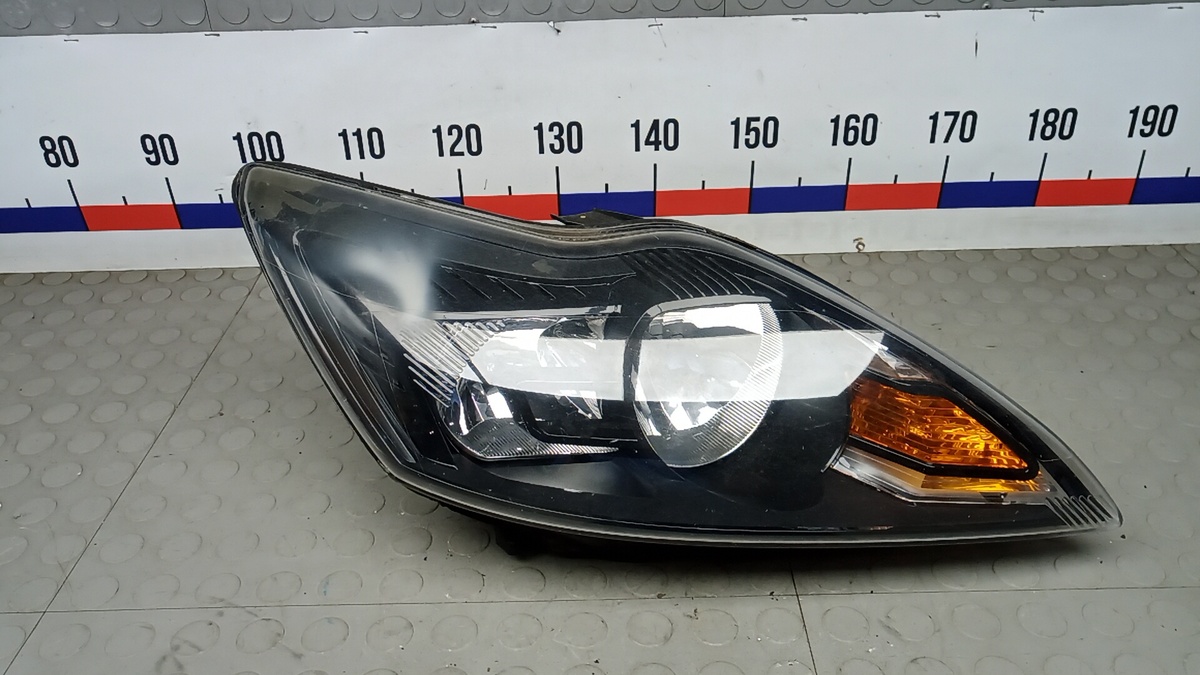 Фара правая к Ford Focus 2009