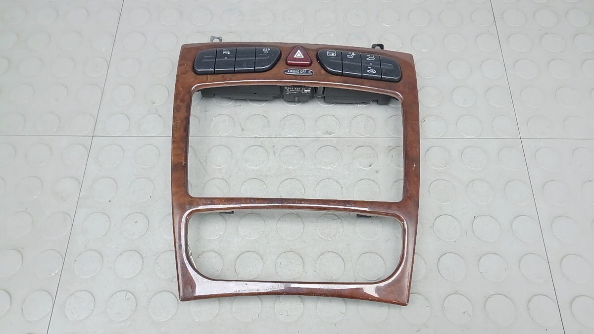 Кнопка  к Mercedes-Benz C-klasse 2001