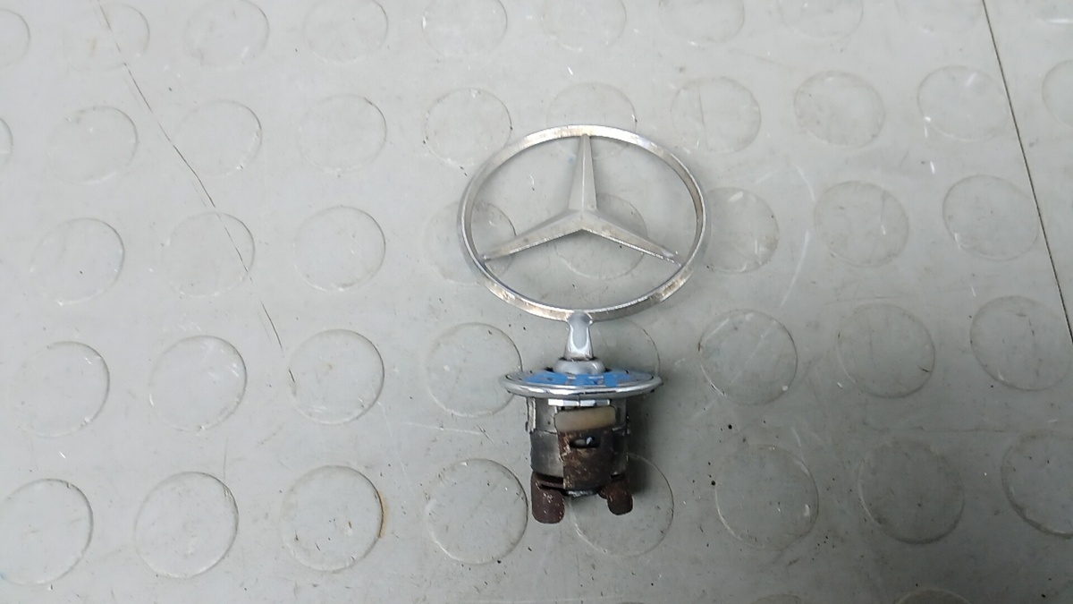 Эмблема к Mercedes-Benz C-klasse 2005