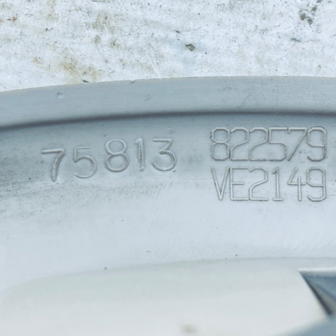 Крючок для одежды к Chrysler Voyager 2005