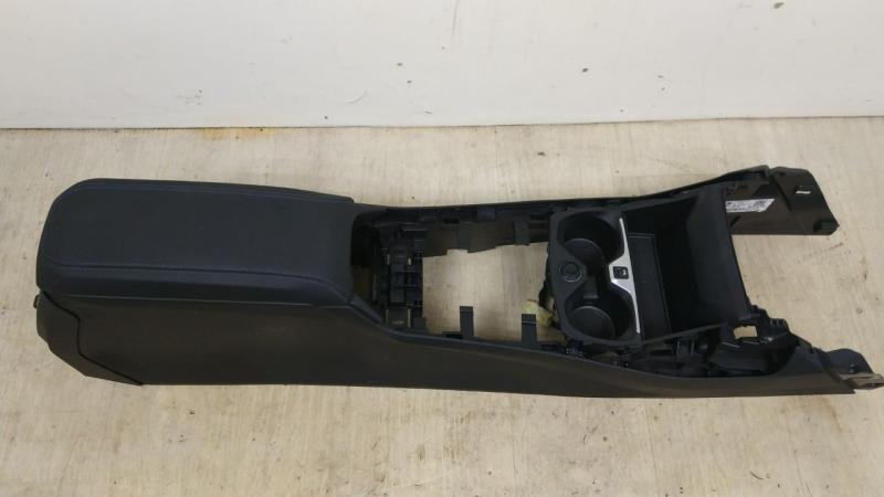 Подлокотник к BMW 1 2023