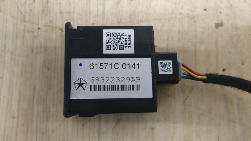 Разъем AUX / USB к Maserati Levante 2021