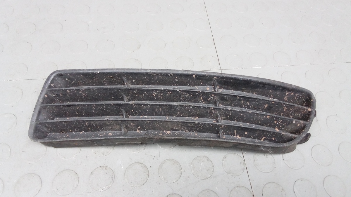 Решетка радиатора к Audi A4 1997