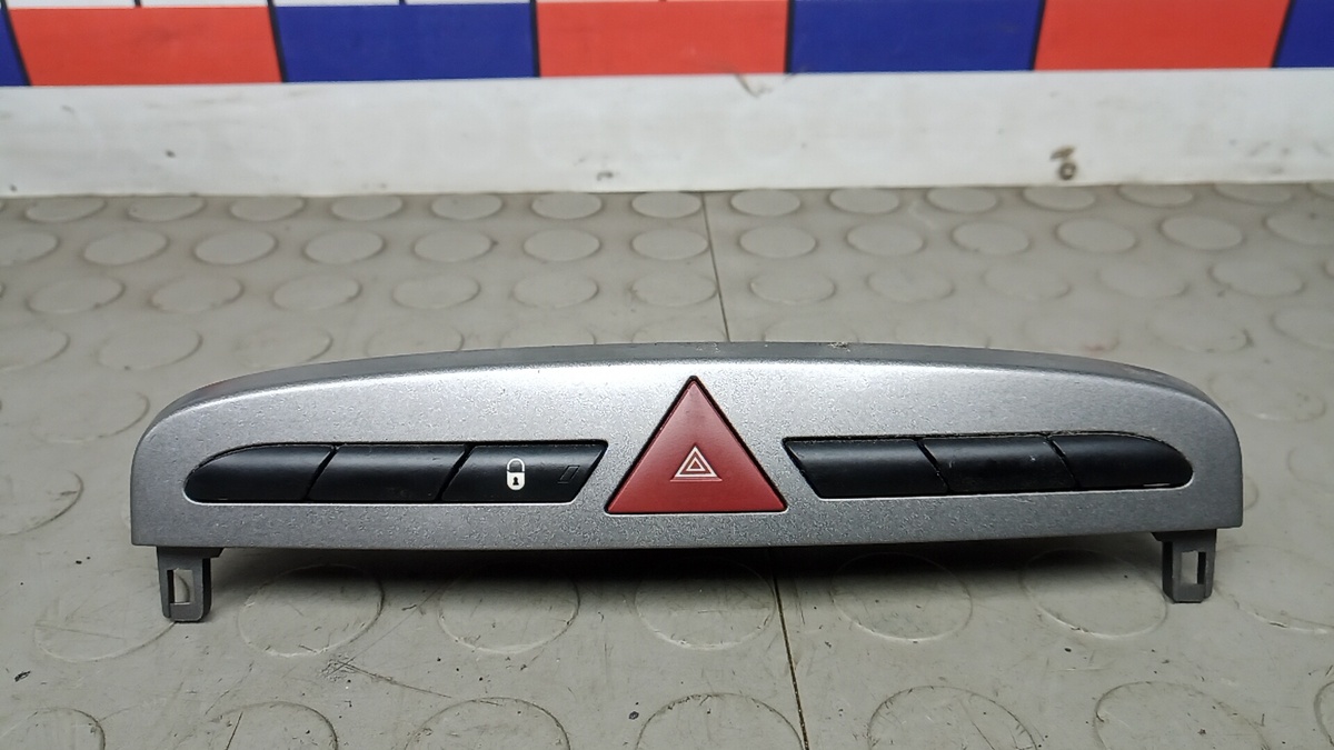 Кнопка  к Peugeot XJ 2009