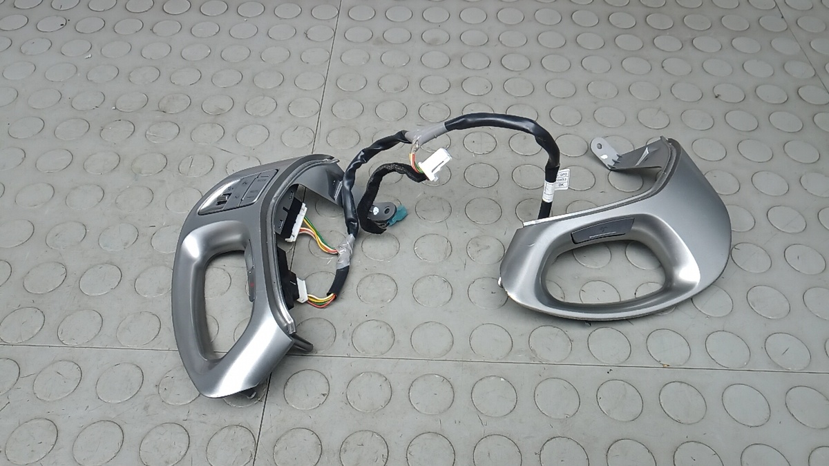 Кнопки руля к Hyundai ix35 2012