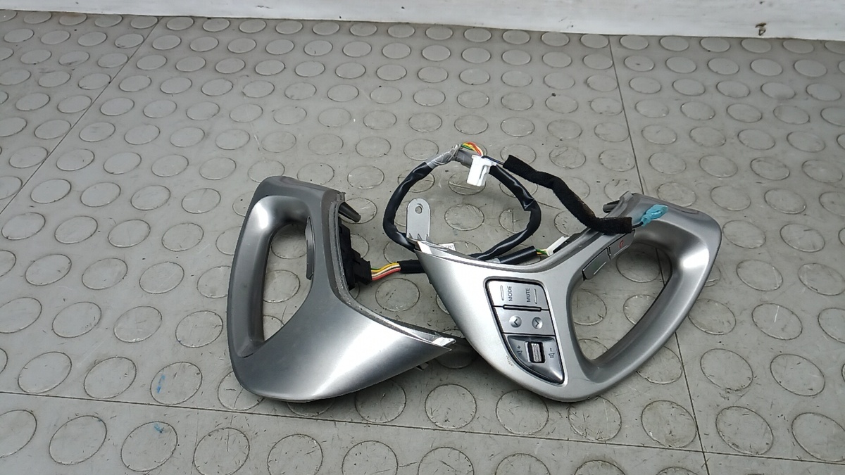 Кнопки руля к Hyundai ix35 2012