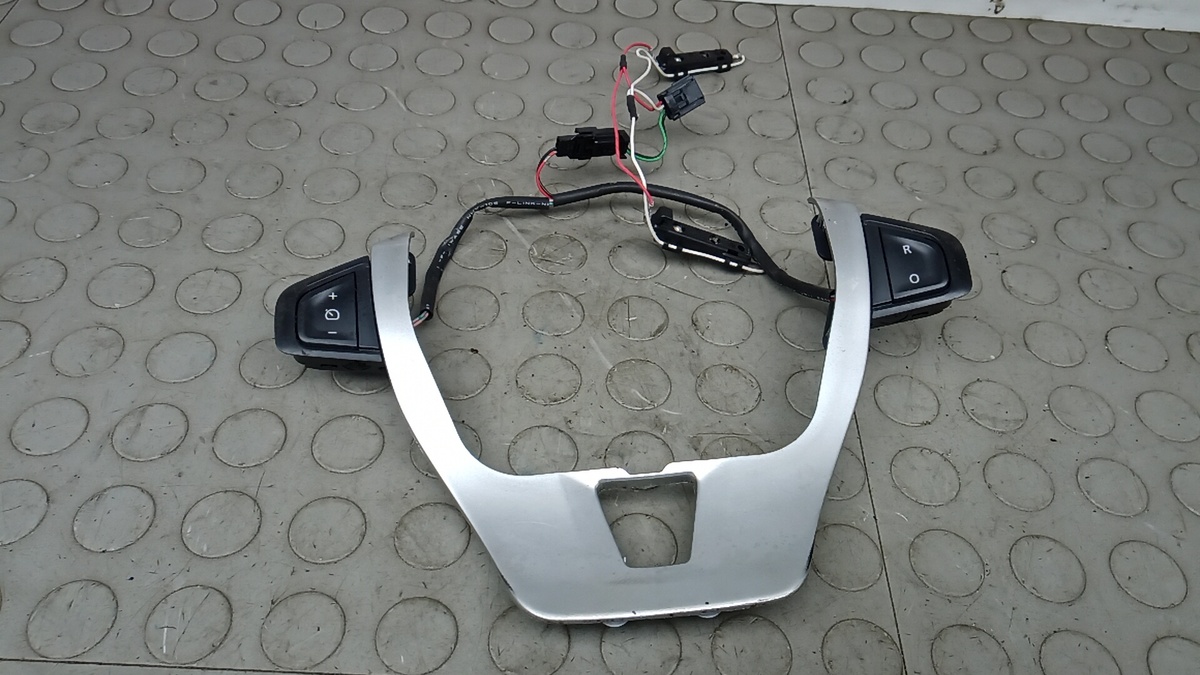 Кнопки руля к Renault Laguna 2010