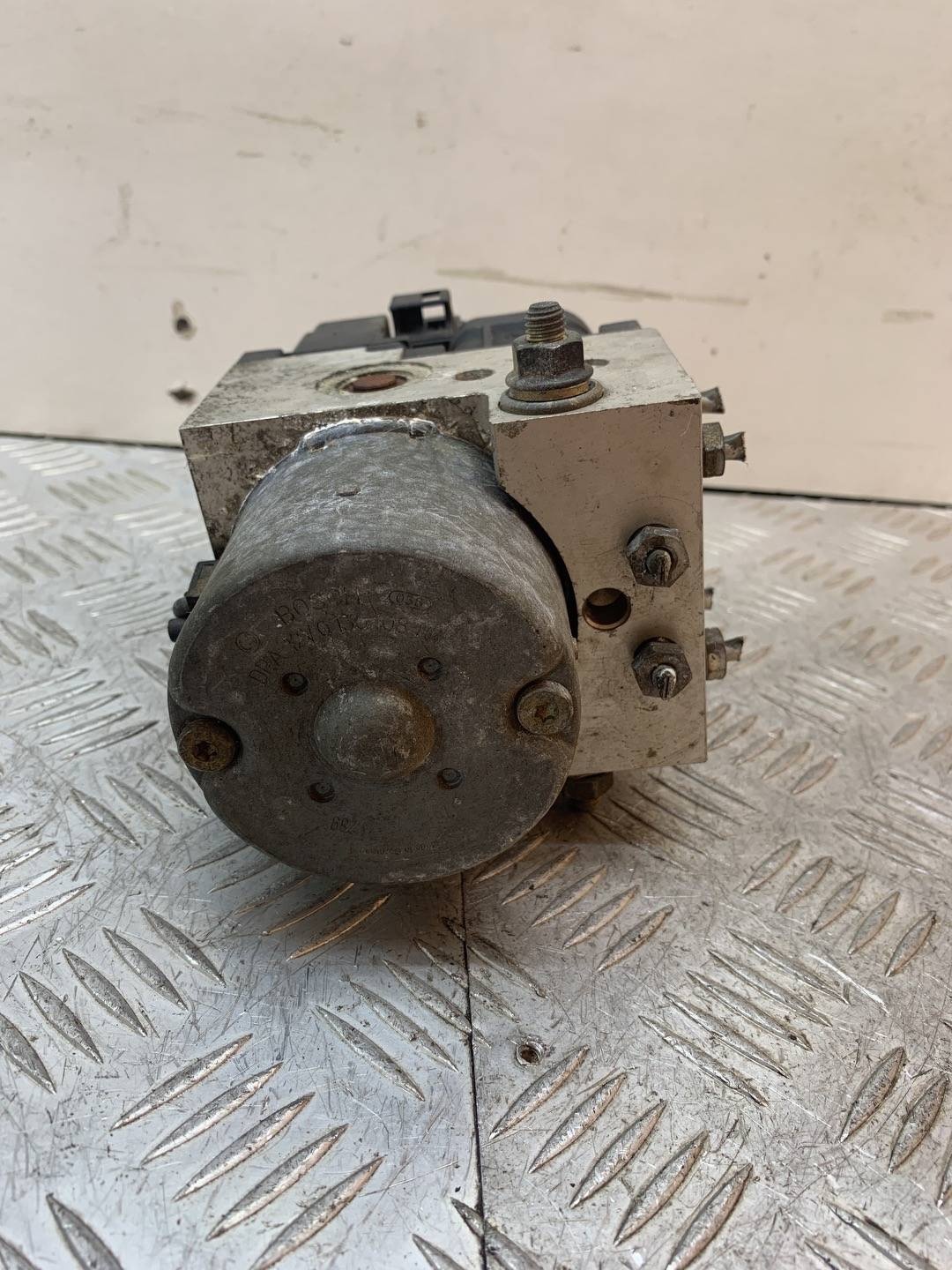 Блок ABS к Mitsubishi Carisma 2002