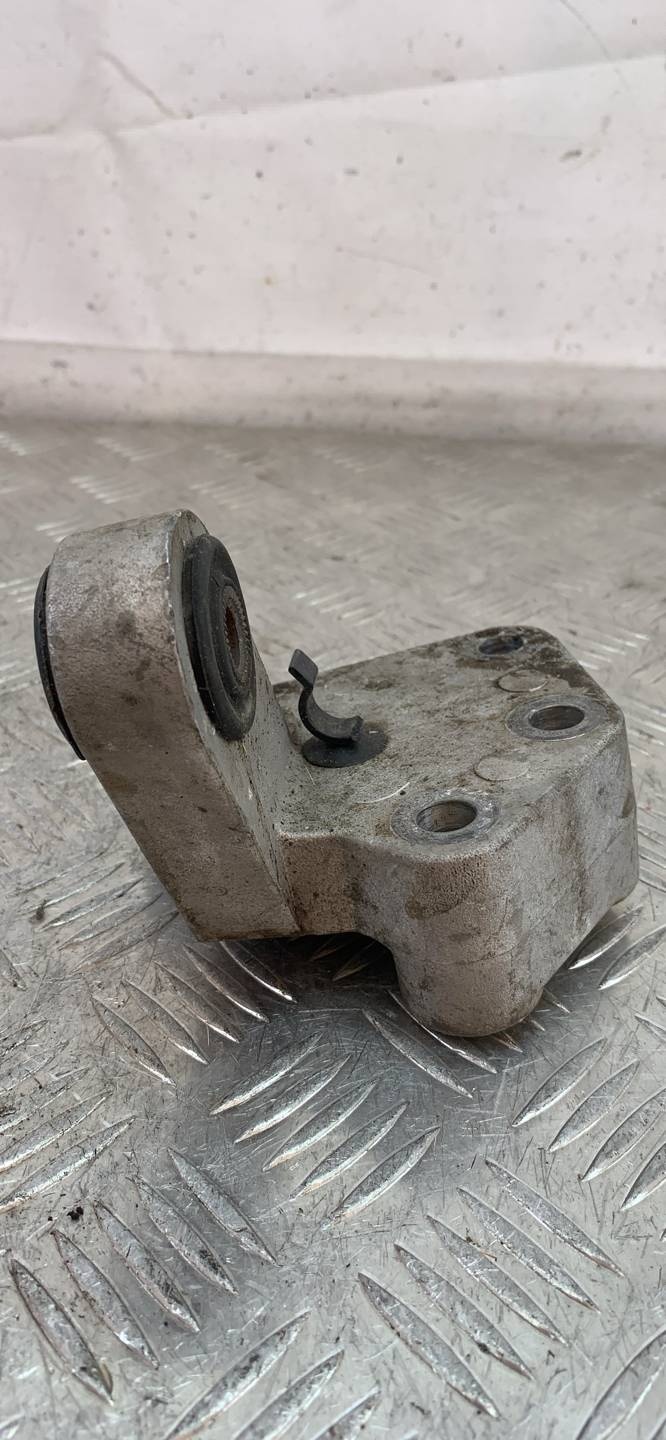Кронштейн двигателя к Rover 45 2002