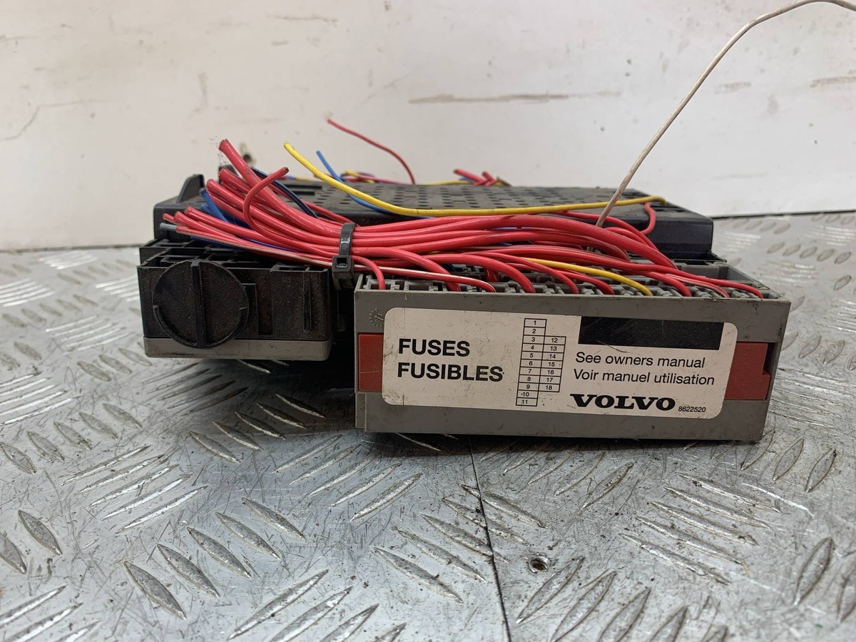 Блок предохранителей к Volvo V70 2002