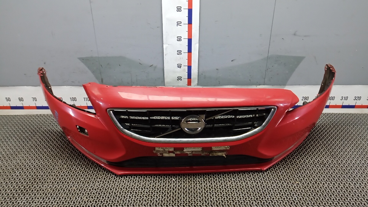 Бампер передний к Volvo V40 2013