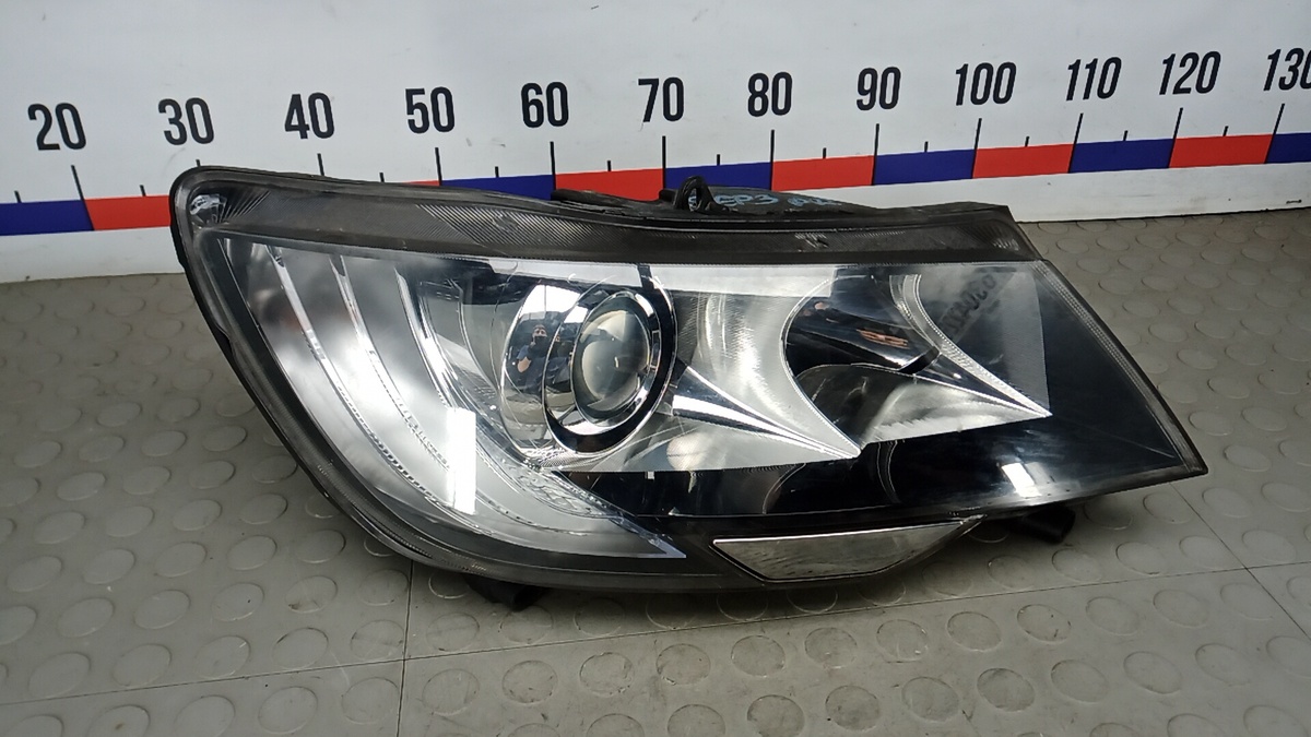 Фара правая к Skoda Superb 2015